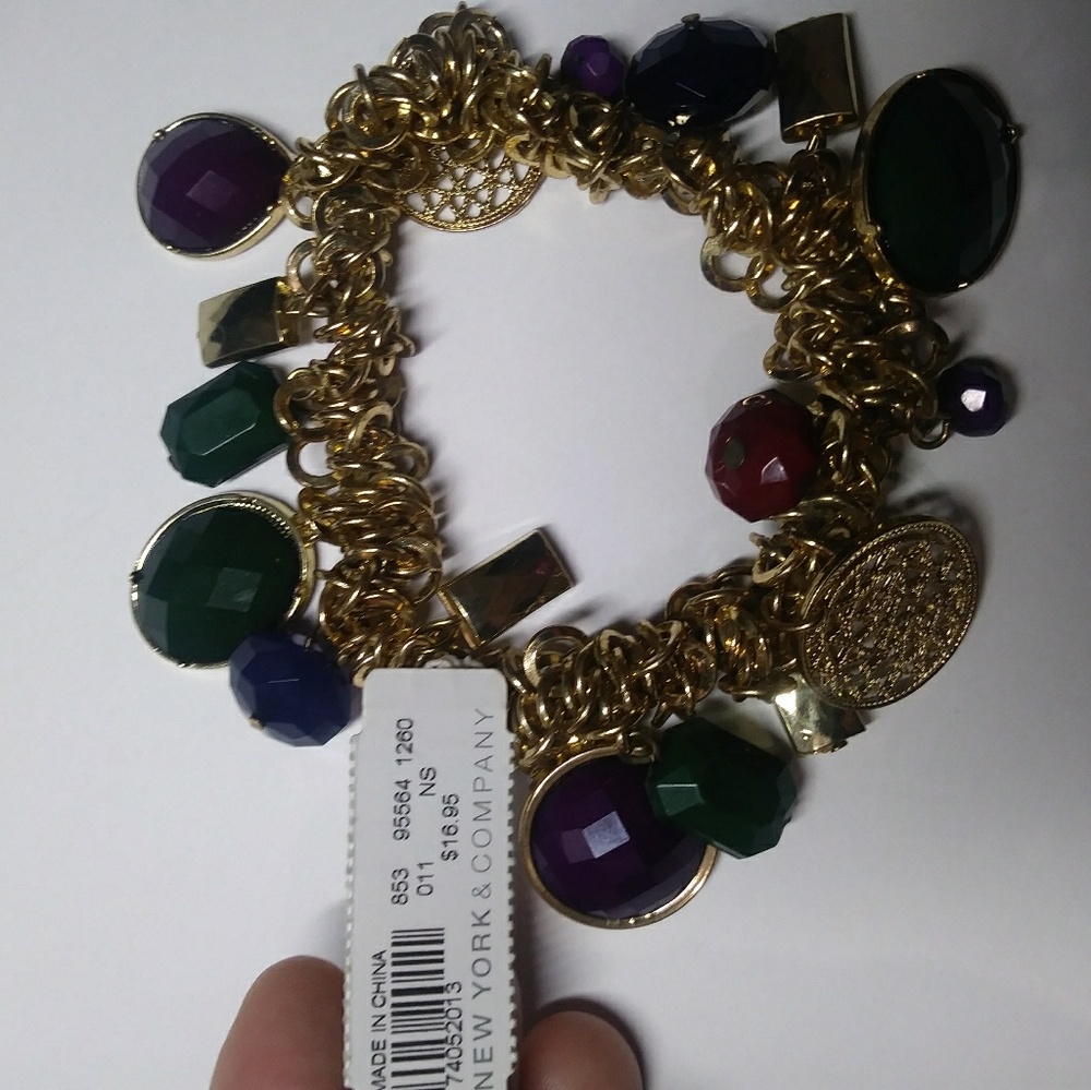 NEW YORK & COMPANY Charm Bracelet